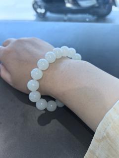 挑和田玉,别光看白不白