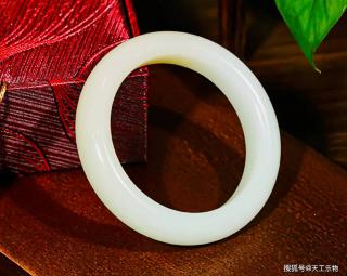 次等品变优等品!俄料和田玉应该怎么买?